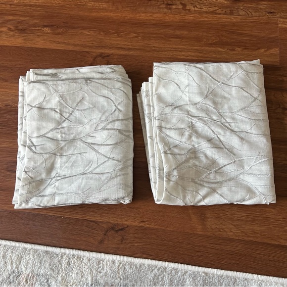 Curtain panels - Picture 7 of 8